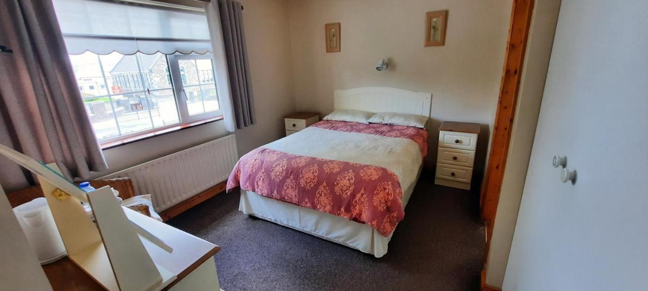 Conn Oriel B&B Тралий Екстериор снимка
