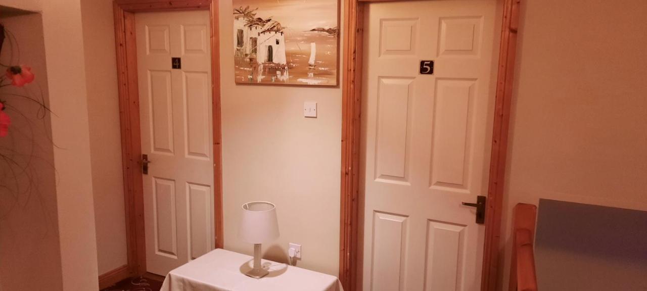 Conn Oriel B&B Тралий Екстериор снимка