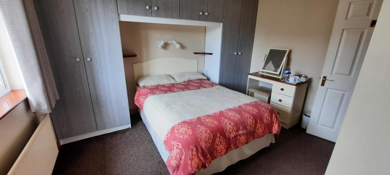 Conn Oriel B&B Тралий Екстериор снимка