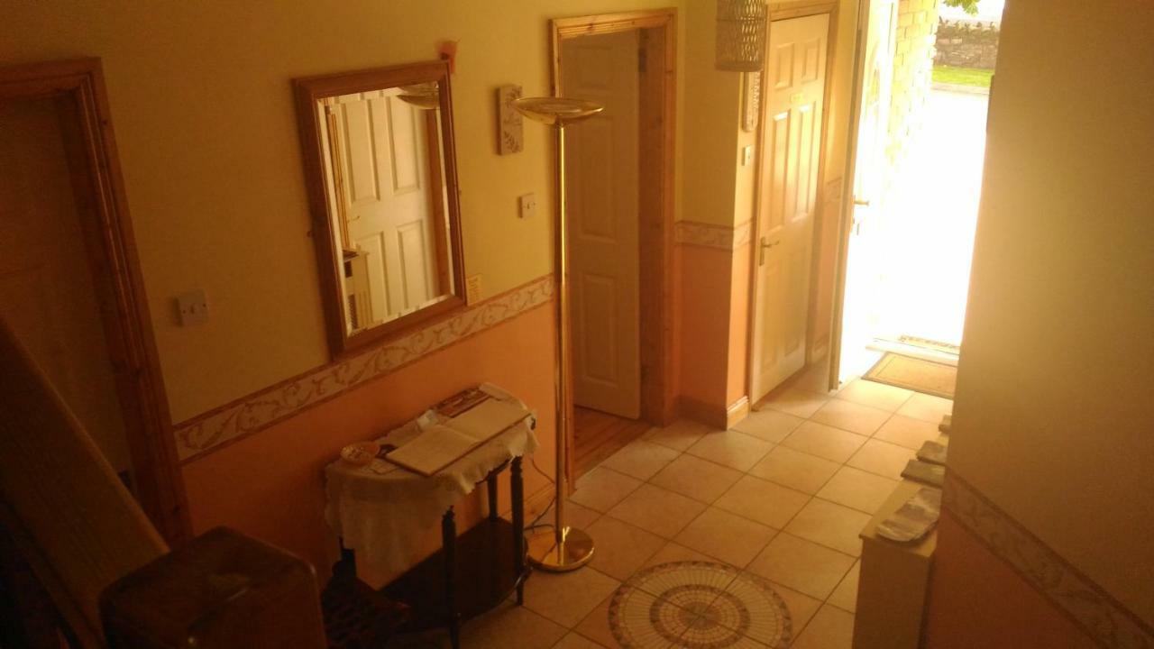 Conn Oriel B&B Тралий Екстериор снимка